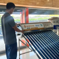 Lắp Đặt Máy Nước Nóng Năng Lượng Mặt Trời 