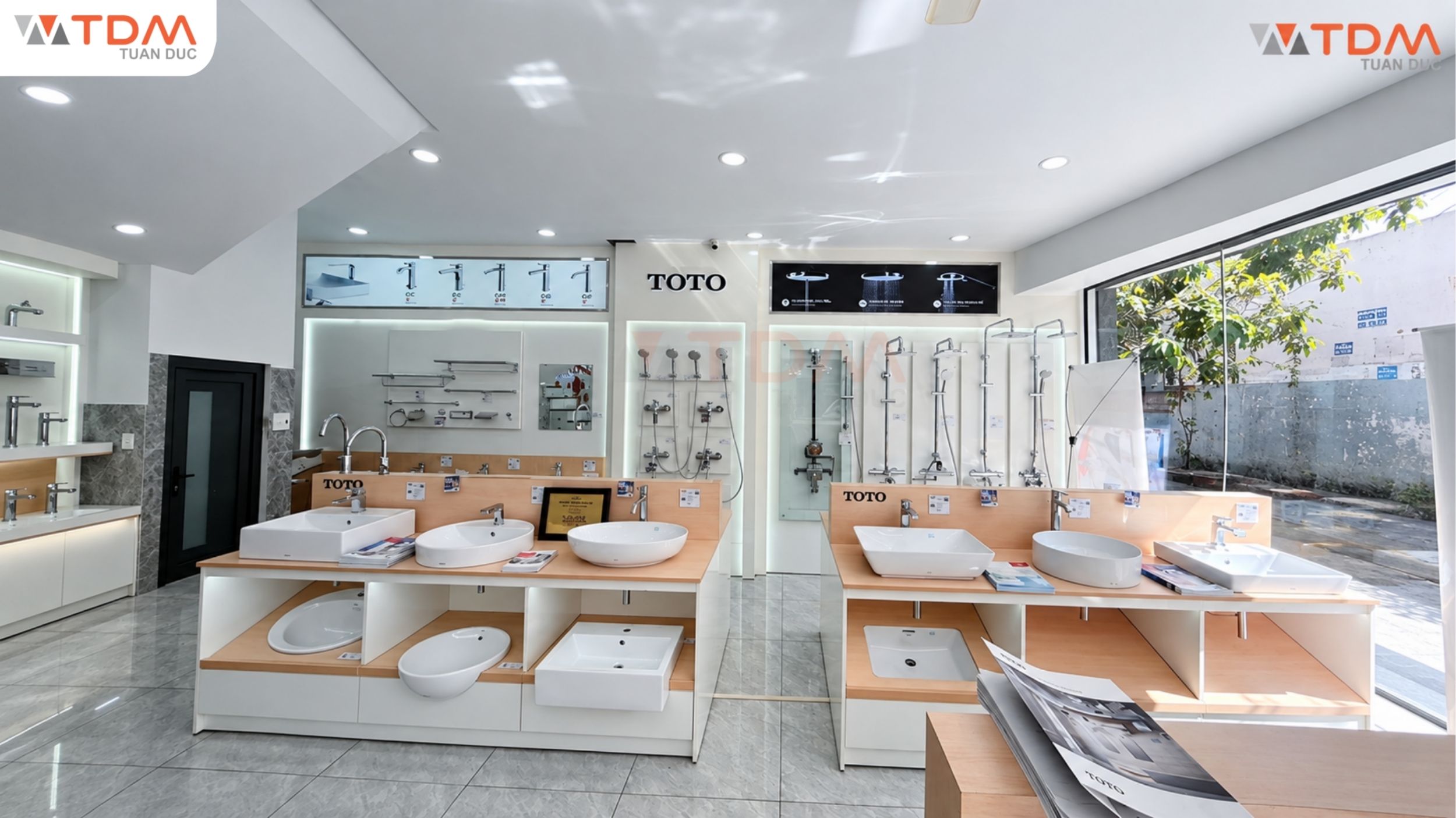 Top chậu rửa mặt TOTO chuẩn công nghệ Nhật Bản bền bỉ giá tốt