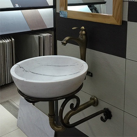 Hình thực tế giá sắt đỡ chậu rửa mặt lavabo kanly FW02