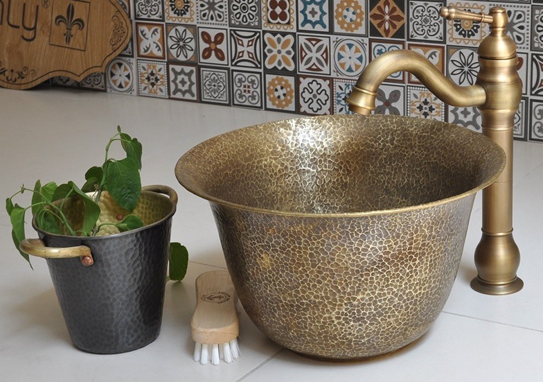 Hình ảnh thực tế chậu rửa mặt đồng thau Kanly BN100 đặt bàn