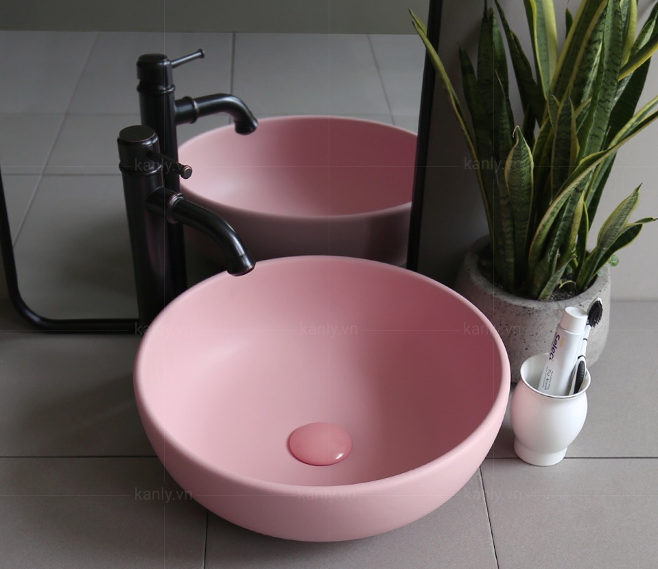 Hình ảnh thực tế lavabo rửa mặt Kanly đặt bàn SU510