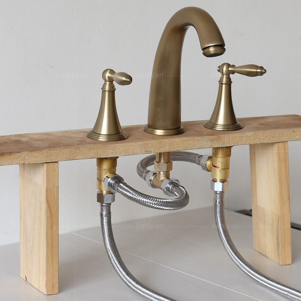 Hình ảnh thực tế vòi chậu rửa Kanly đồng thau GCB 02