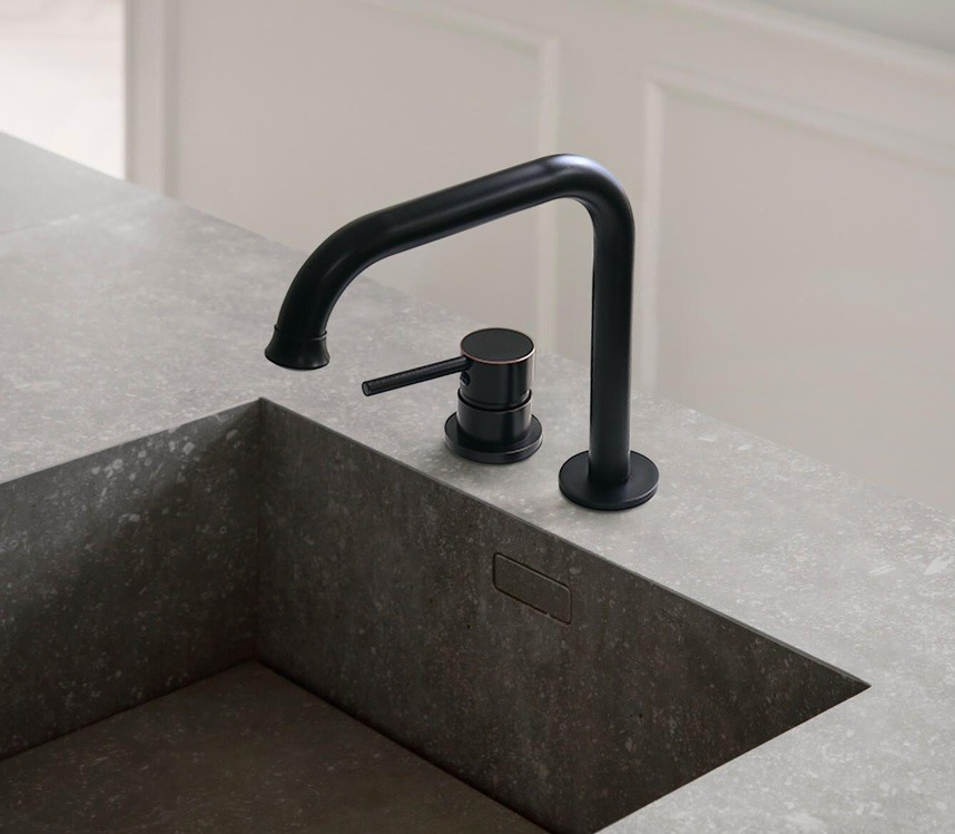 Hình ảnh thực tế vòi chậu rửa âm bàn Kanly đồng thau GCC 40B