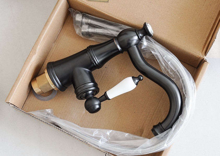 Hình ảnh thực tế vòi chậu rửa Kanly đồng thau GCV 06B