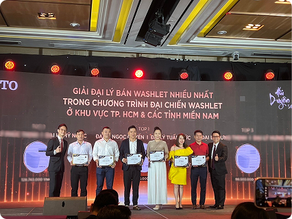 Hình ảnh vinh danh TDM Tuấn Đức