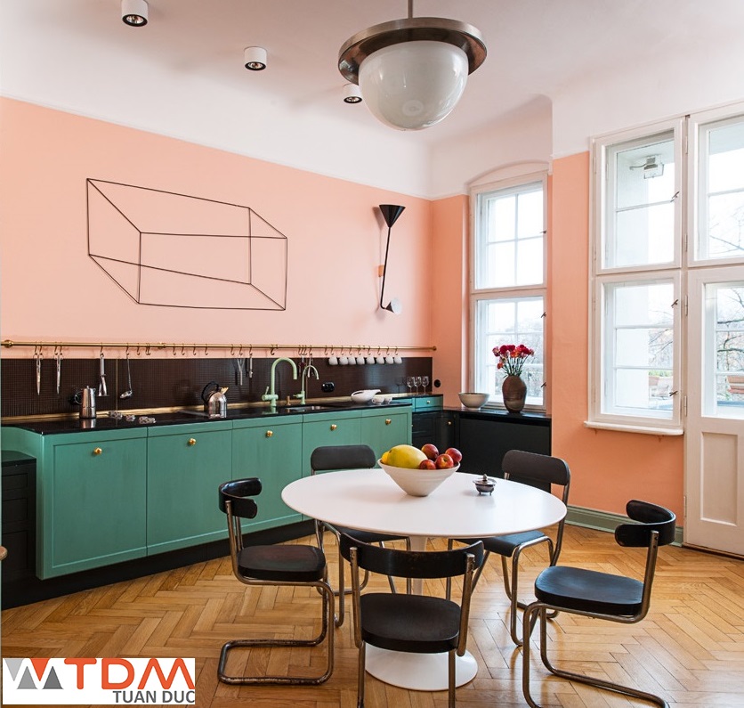 10 thiết kế tủ bếp màu hồng và mẹo trang trí nhà bếp