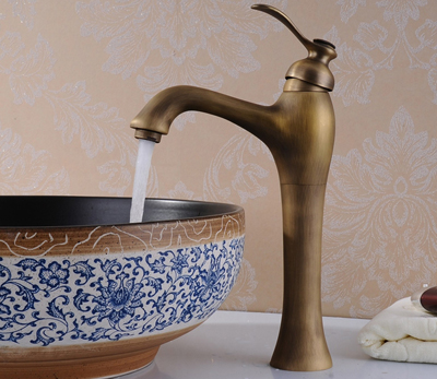 Vòi lavabo bằng đồng nóng lạnh