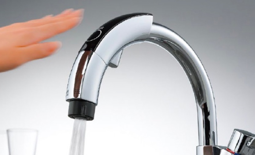 Vòi rửa tự động cấp nước không cần chạm Inax